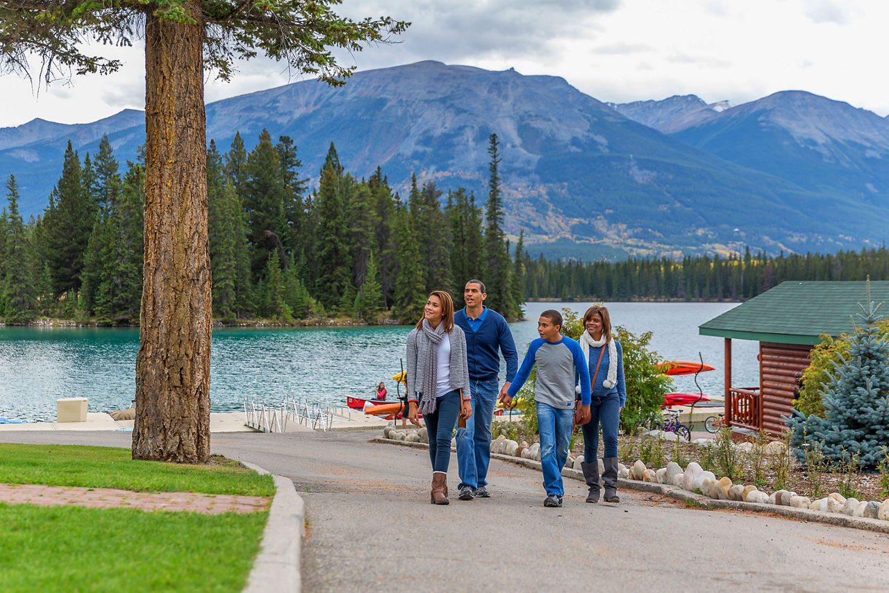 Canada Jasper Mountain Views Cruise Tours