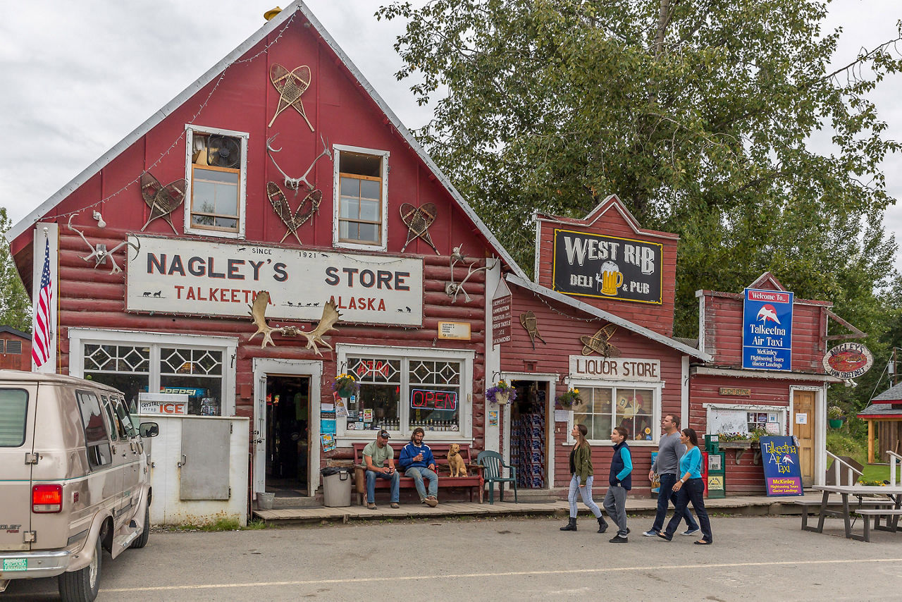 Alaska Talkeetna Local Shop