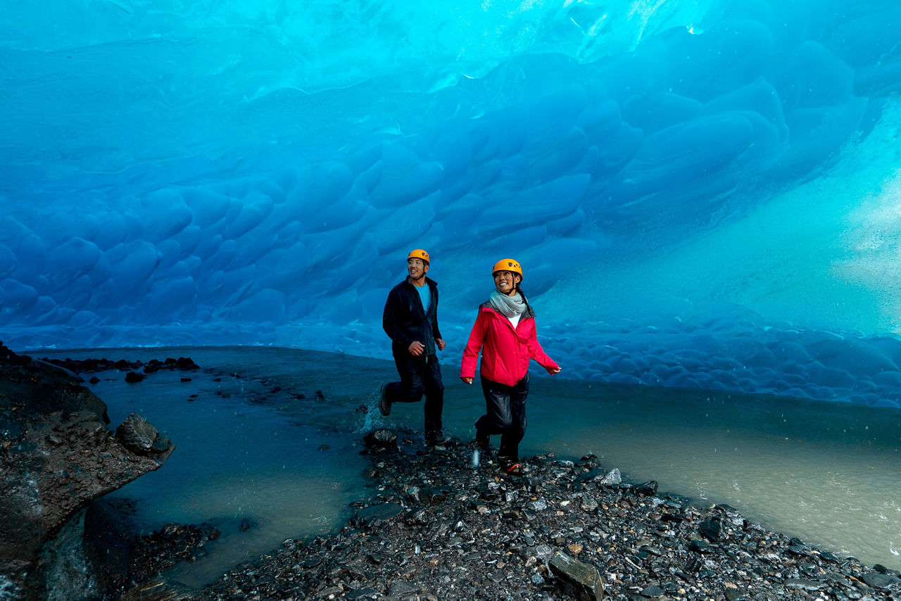 alaska juneau glacier couple stroll shore excursion