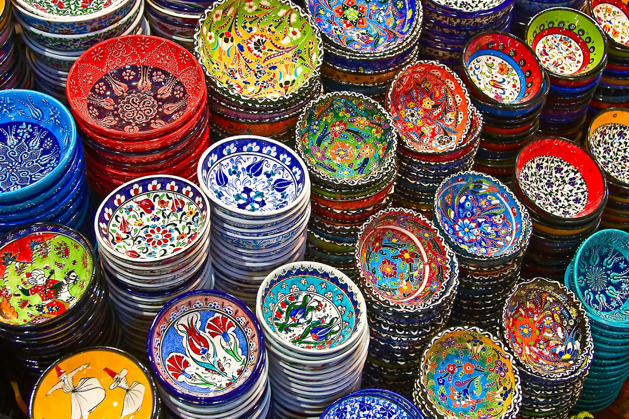 Classical Turkish ceramics on the street market. Turkey
