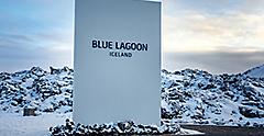 The clean and simple entrance to the Blue Lagoon signals a minimalist aesthetic that adds to the disconnection and relaxation.