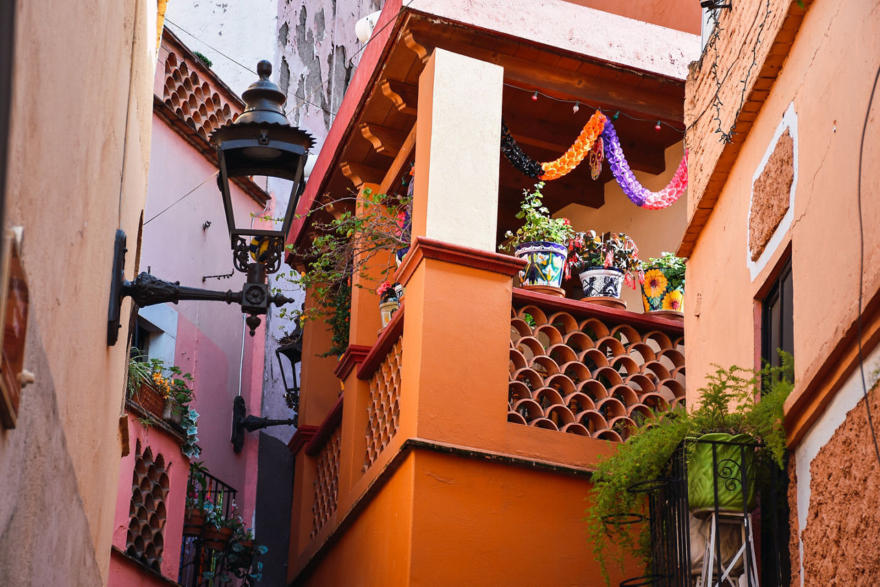 Visit Kissing Alley to live the Legend in Mexico