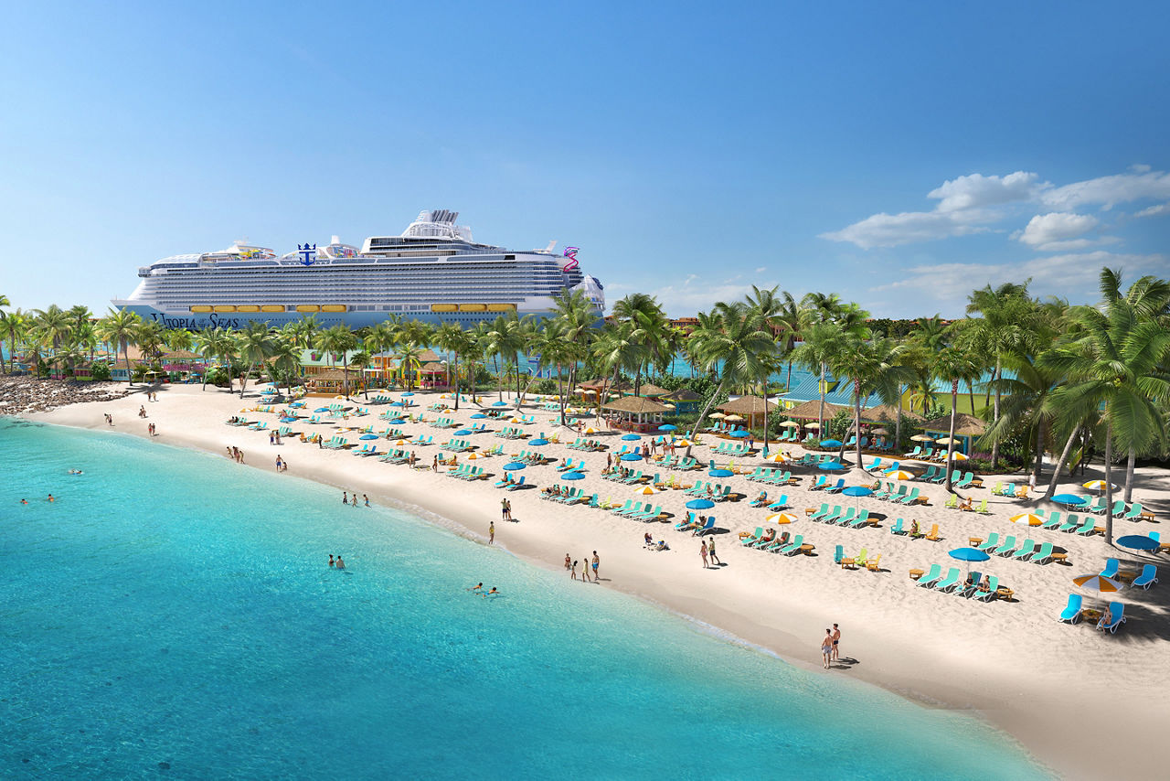 RBC Paradise Island, long stretch of beach with cruise ship in the background