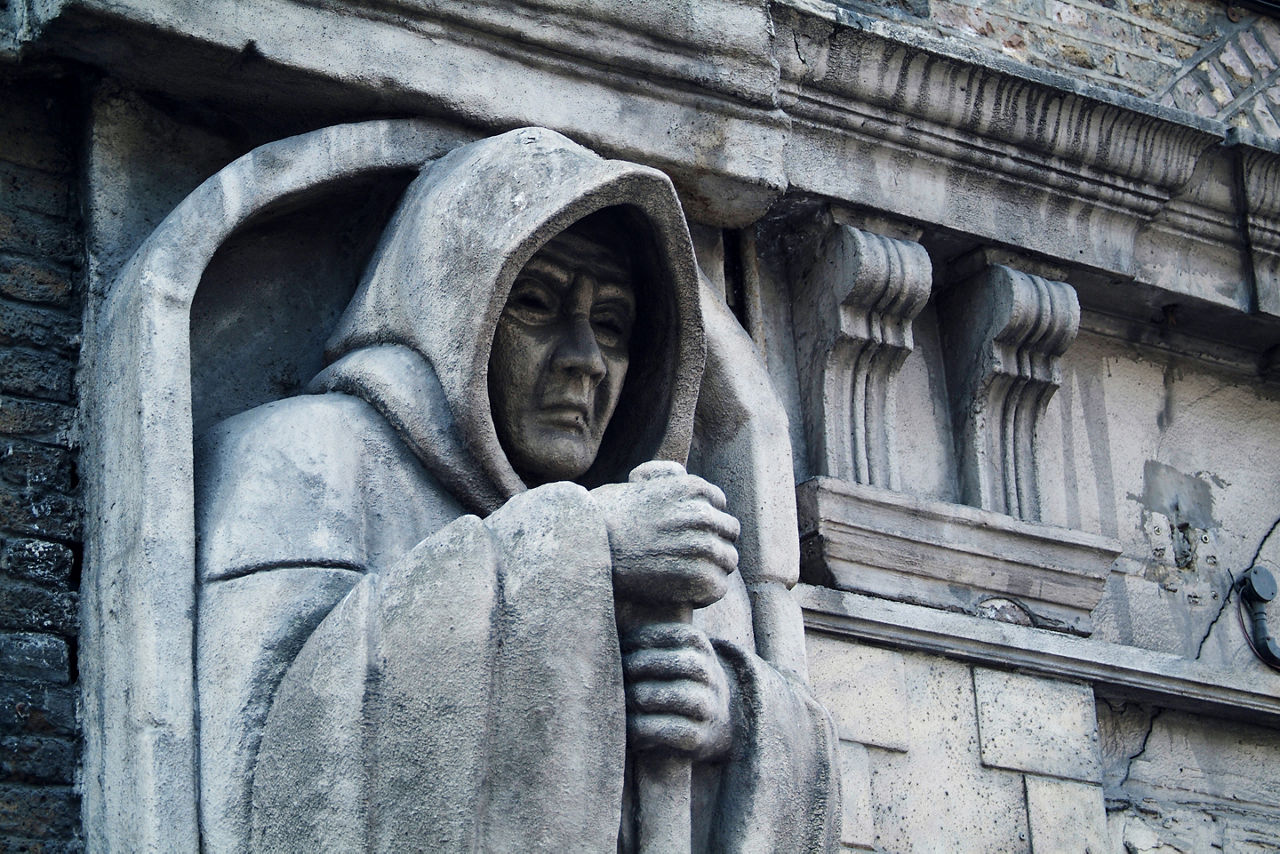 photo of a death statue outside the London Dungeon, UK
