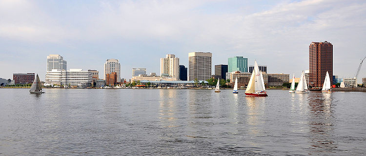 Norfolk city skyline and Elizabeth River, Virginia, USA