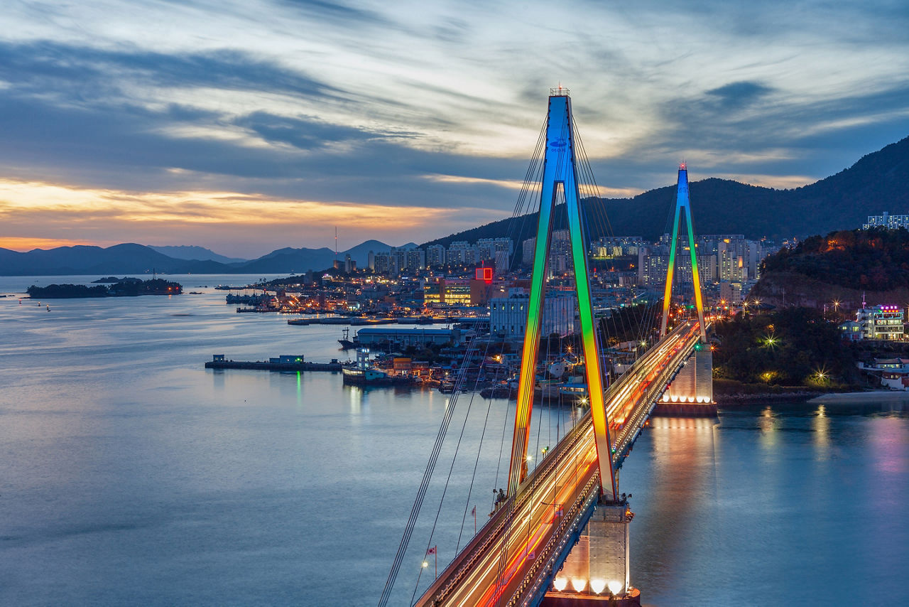 Night view of Yeosu Port and Dolsan Bridge