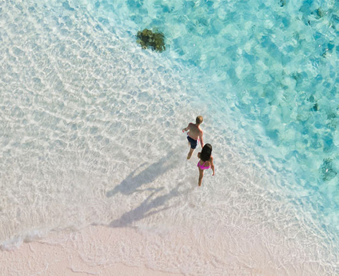 couple in the bahamas