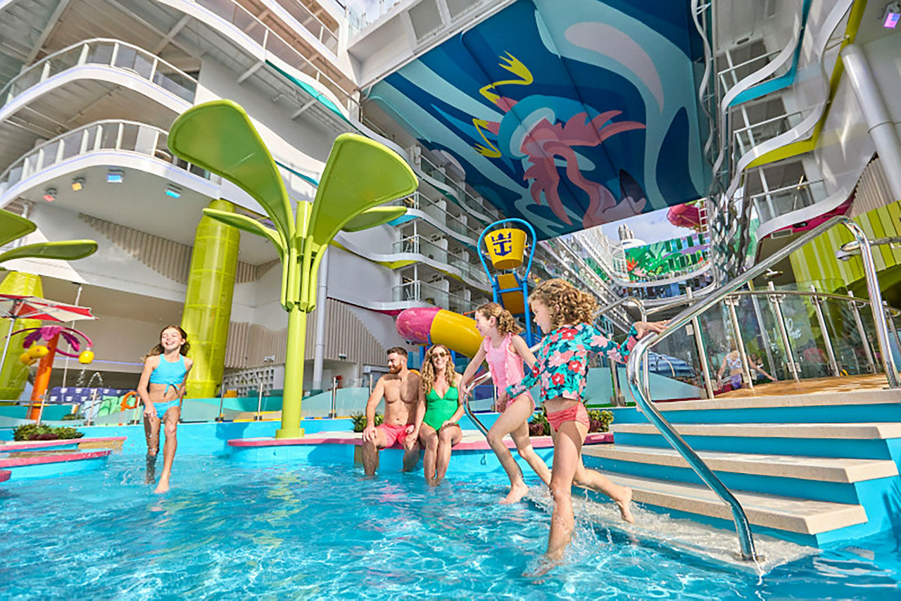 Icon of the Seas at Surfside kids and family having fun in water