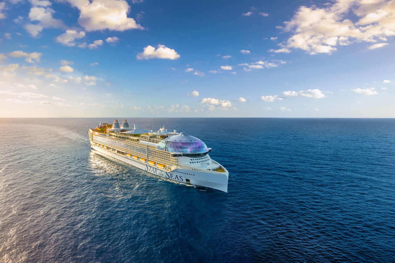 star of the seas aerial foward sea day