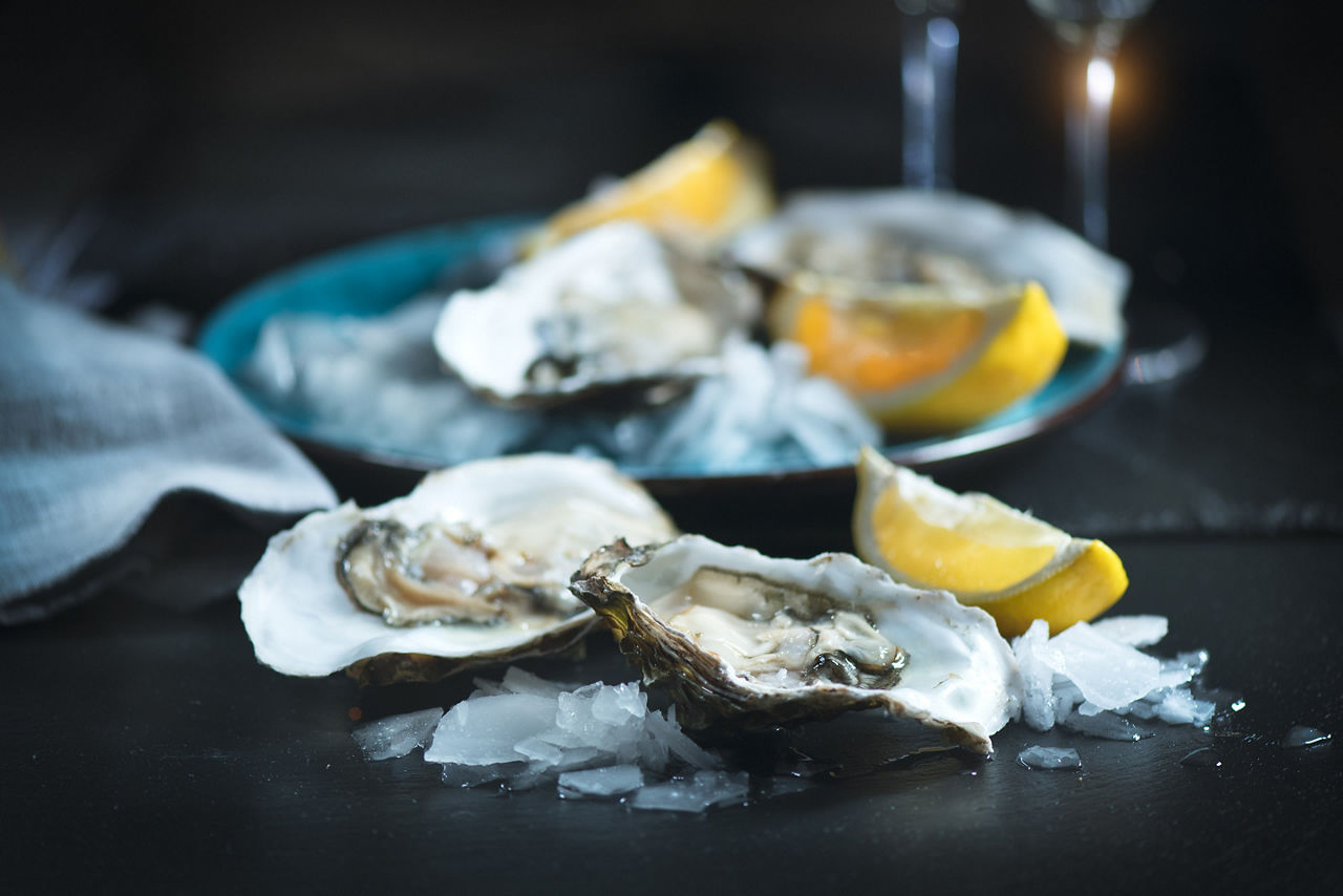 Oysters Paired with Champagne 