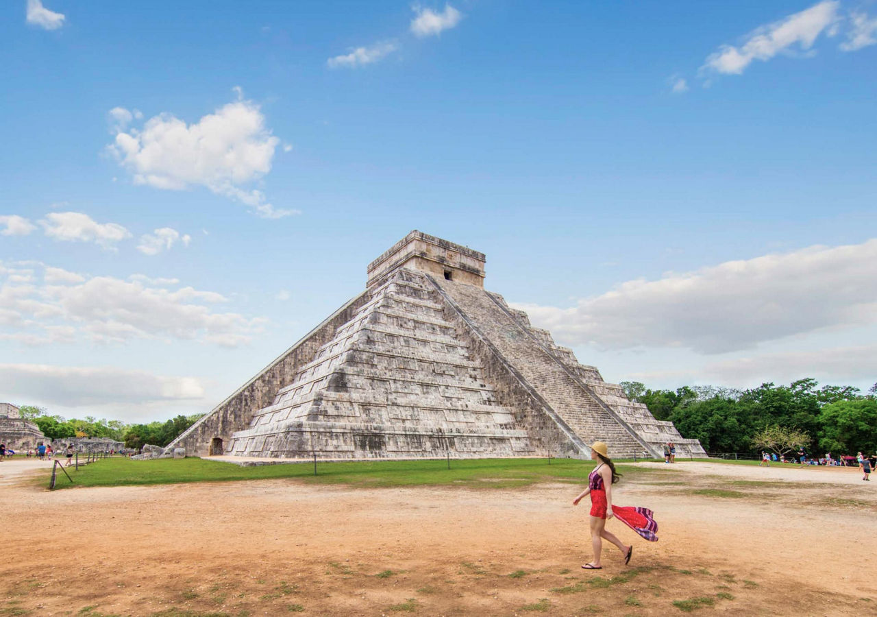 Chichen Itza Mexico with Tourist