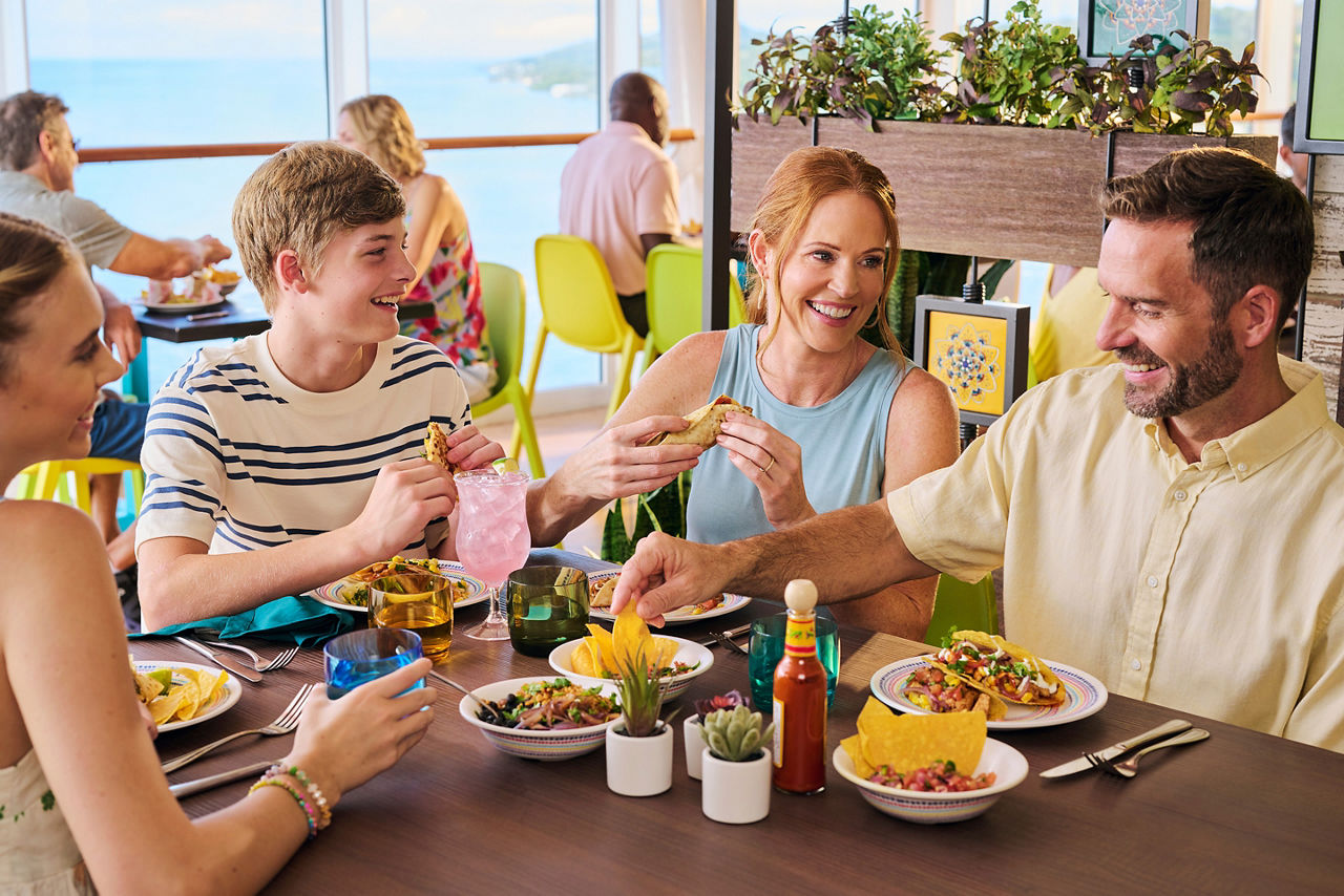 symphony-of-the-seas-el-loco-fresh-family-tacos-lunch