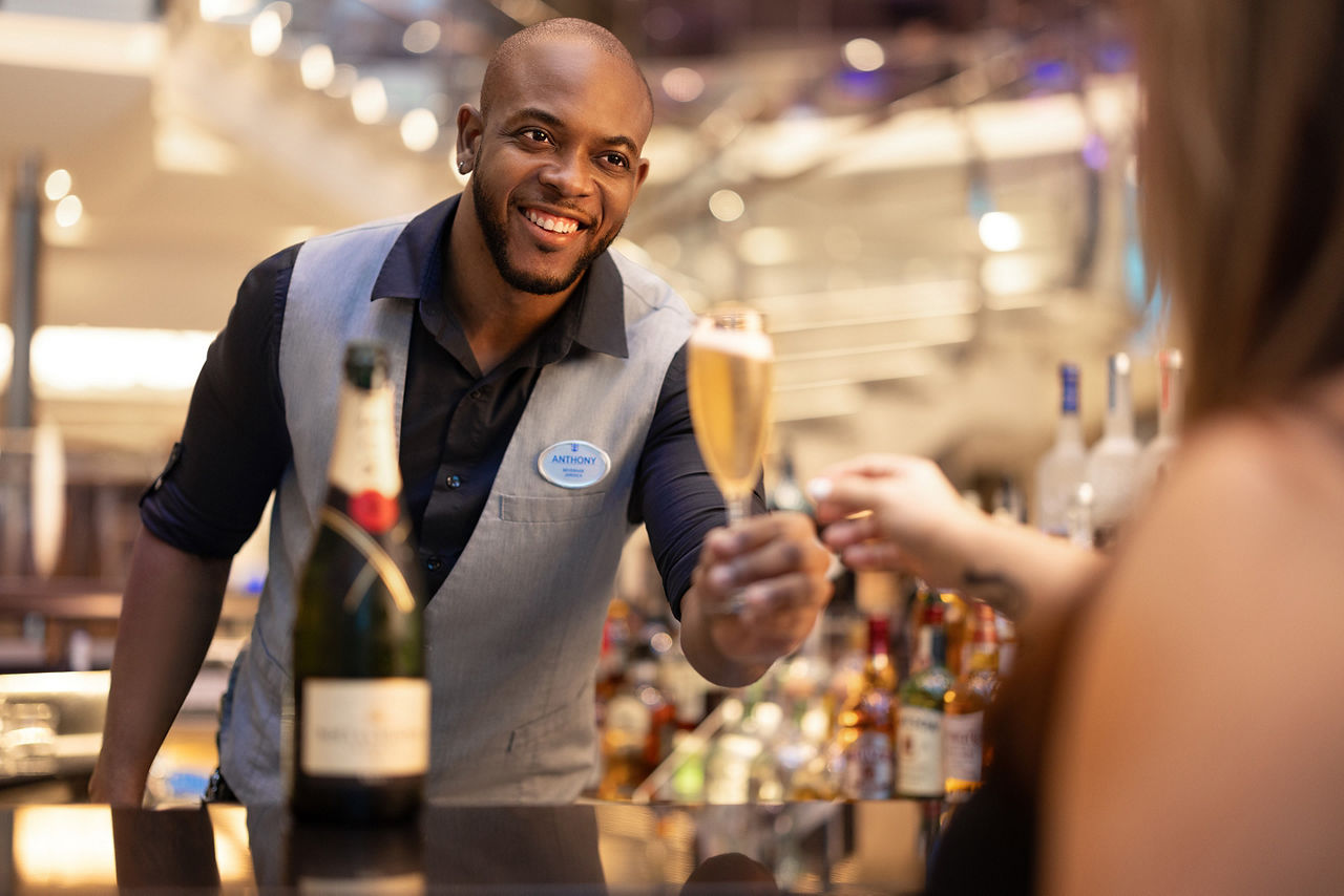 Oasis Class, Symphony of the Seas, trellis champagne cocktail