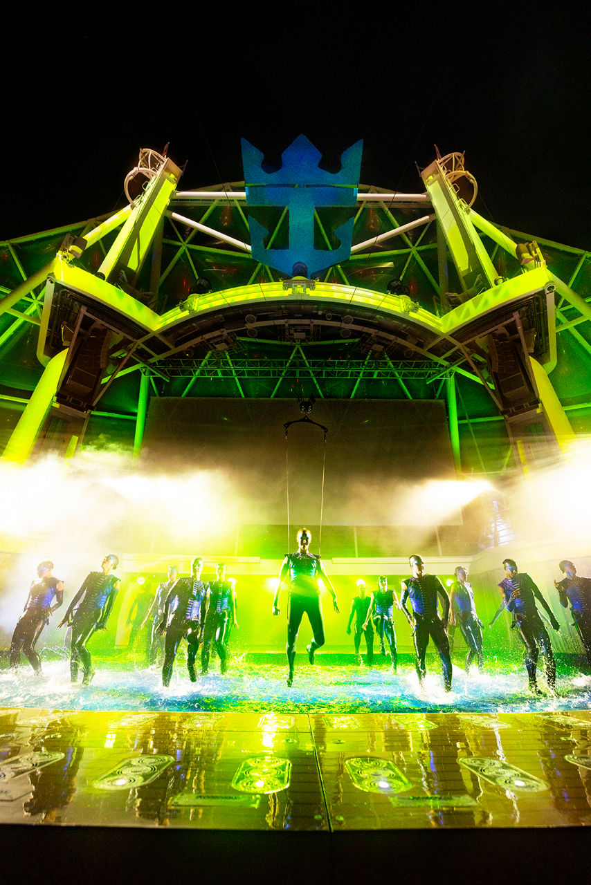 Oasis Class, Wonder of the Seas Intense Aqua Theater