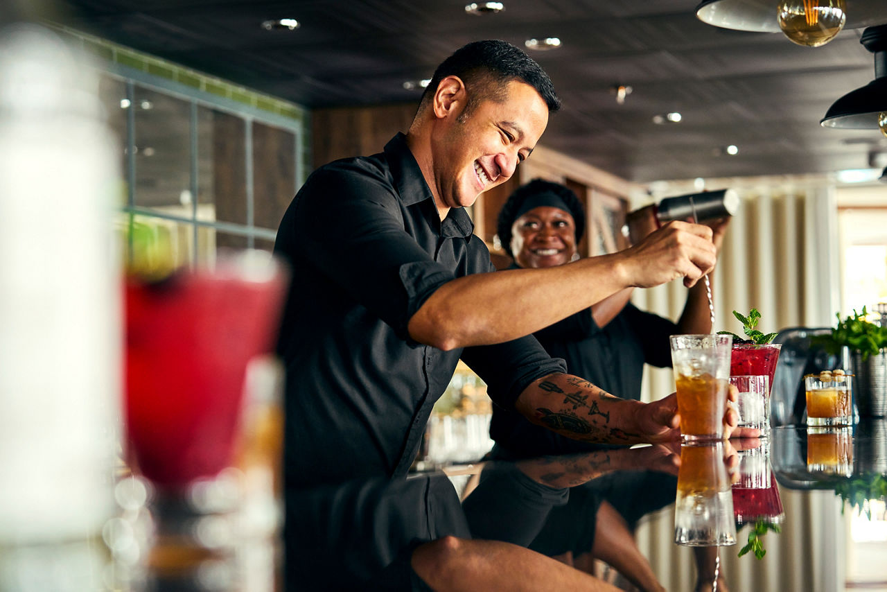 Oasis Class, Wonder of the Seas, The Mason Jar Bartenders Cocktail Preparation