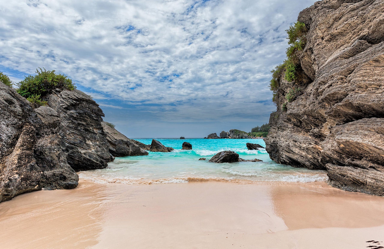 Turquoise Beach with Pink Sand in the Bermuda