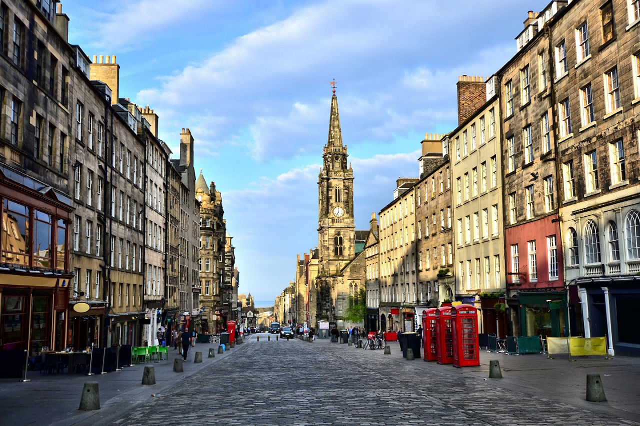 Historic Royal Mile in Edinburgh, Scotland