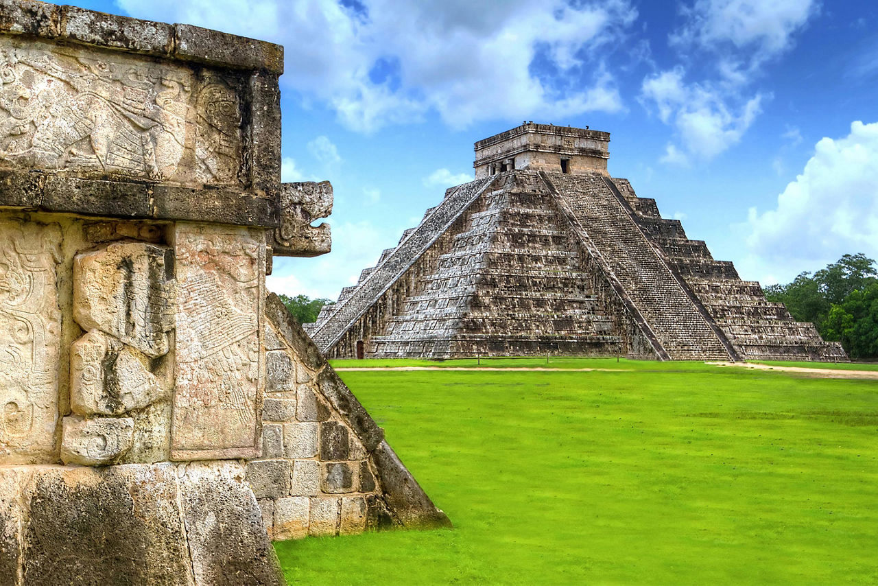 Chichen Itza, Kukulkan Pyramid, Mexico