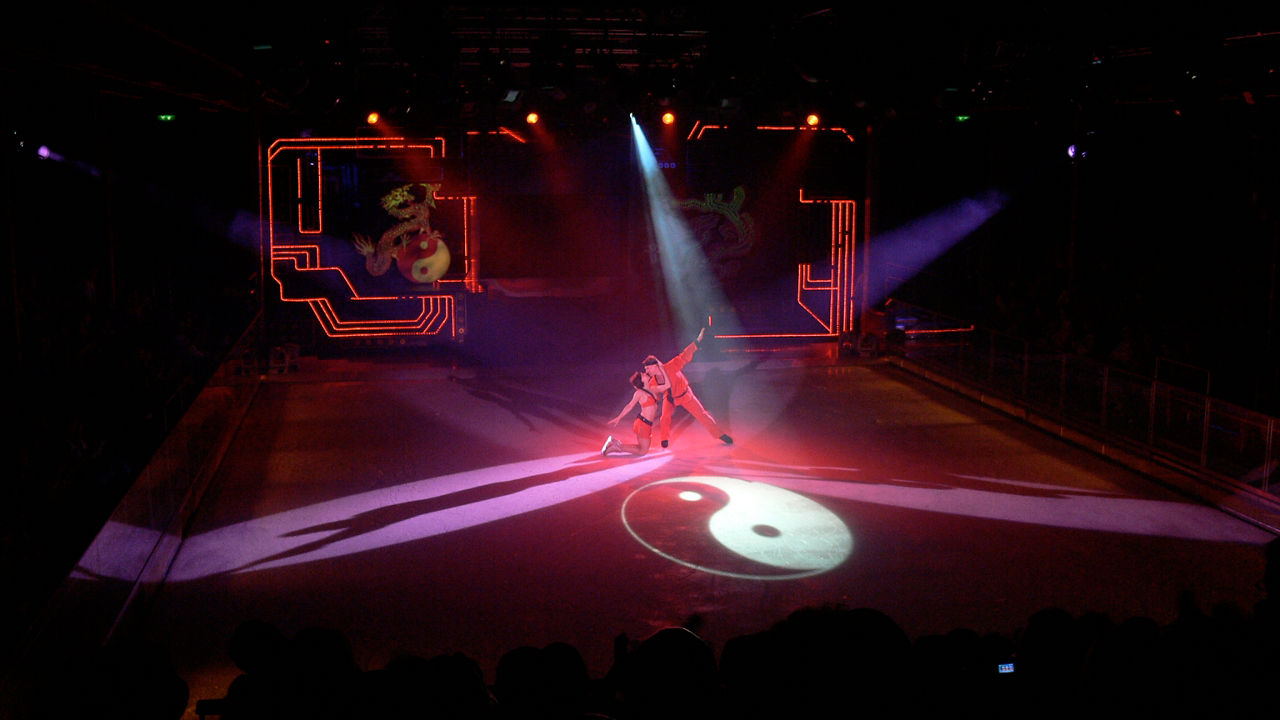 FreedomICE.com Ice Skating Show Couple Rink Spotlight