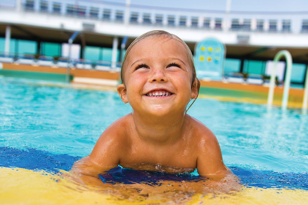 Radiance of the Seas Toddler Swimming in Pool