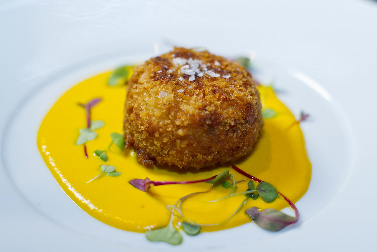 Jumbo lump crab cake at 150 Central Park on a Royal Caribbean cruise ship