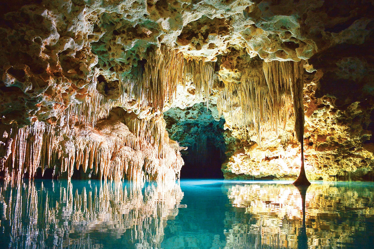 Crystal Caves. Belize City. 