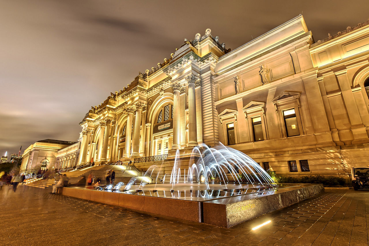 New York Metropolitan Museum Night Exhibits