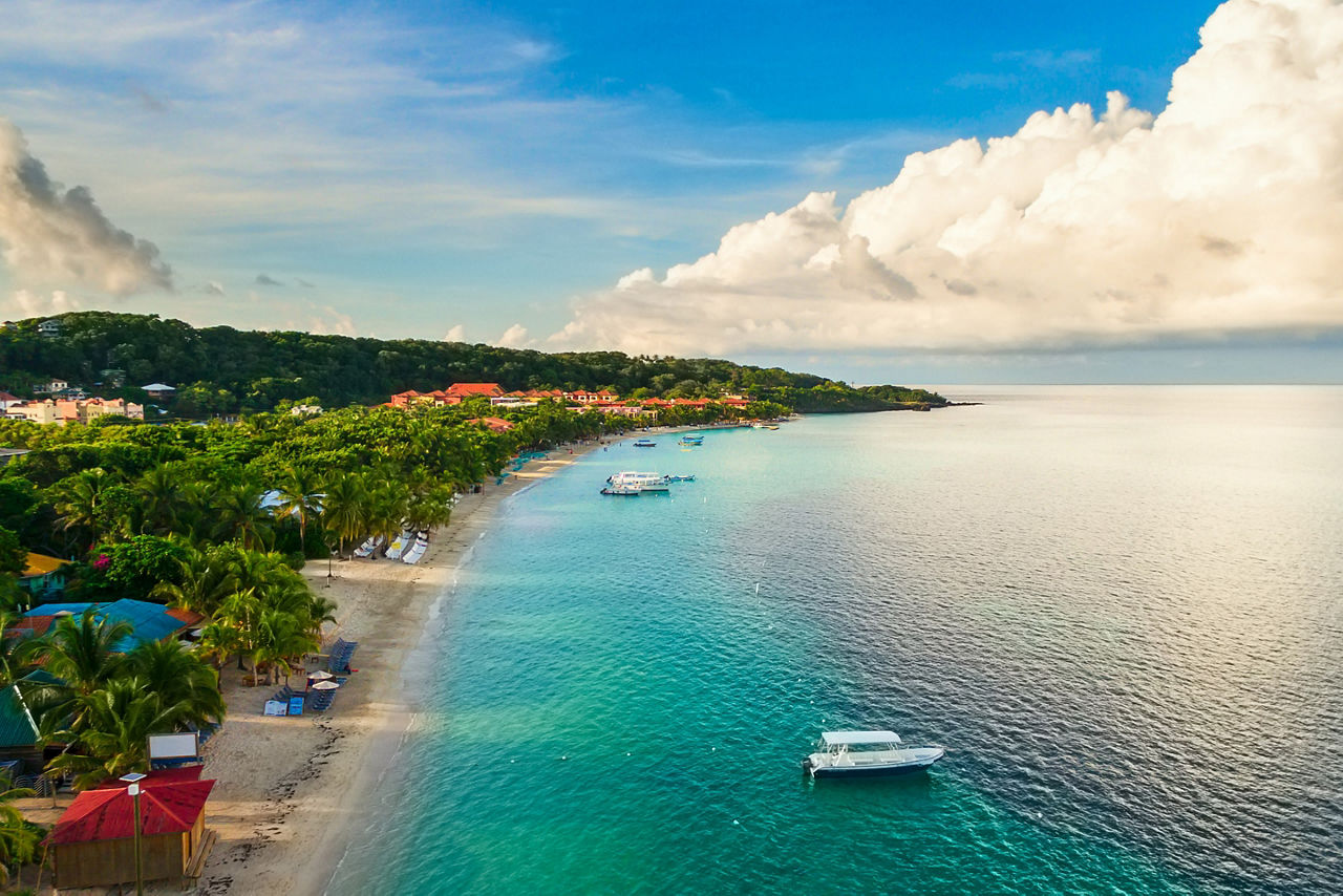 Beach Coast Boats, Honduras Roatan 