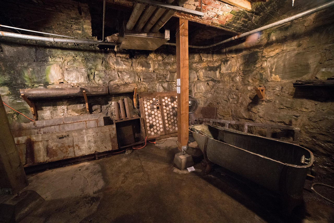 Tour of Seattle's underground level in Washington