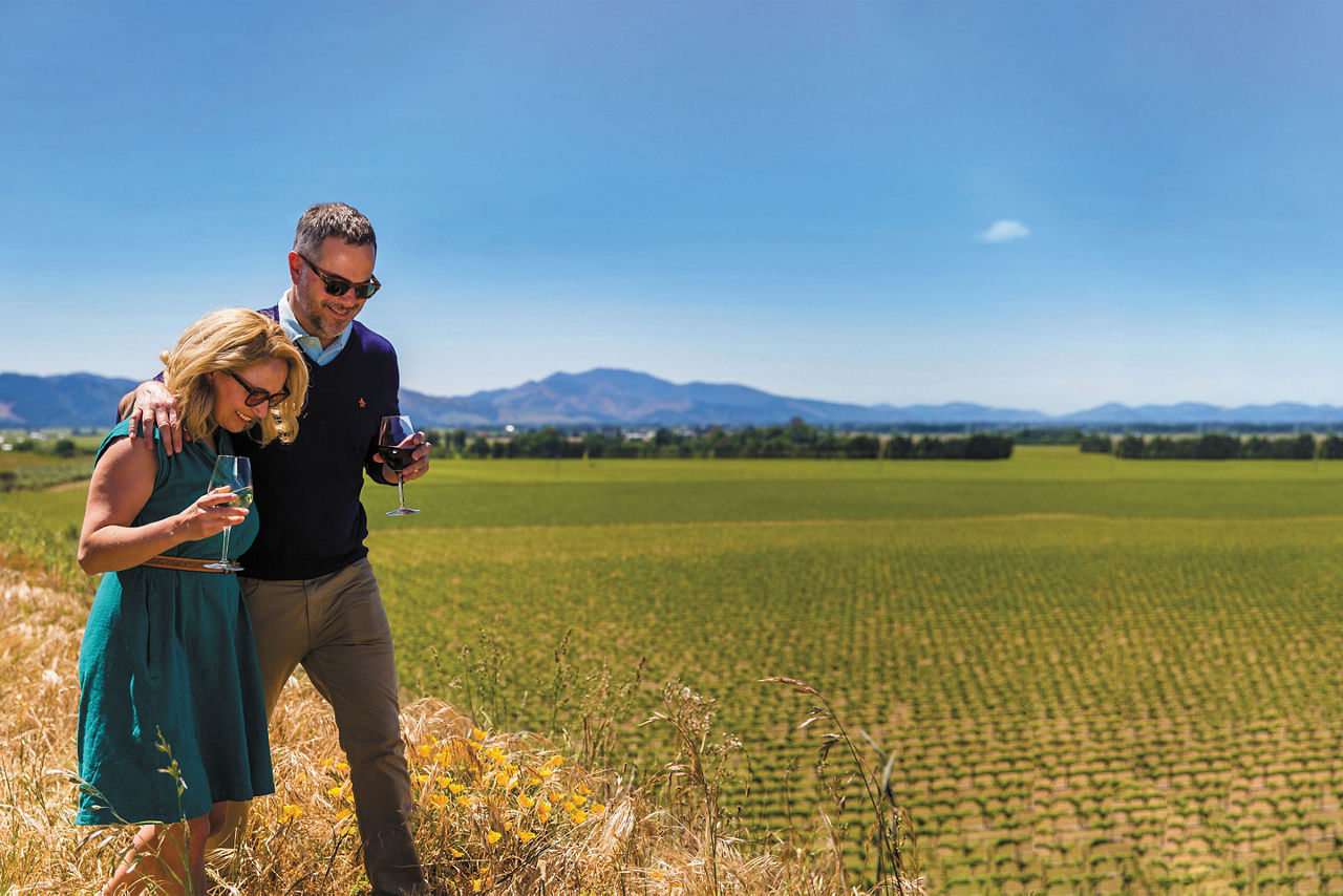 couple vineyard new zealand