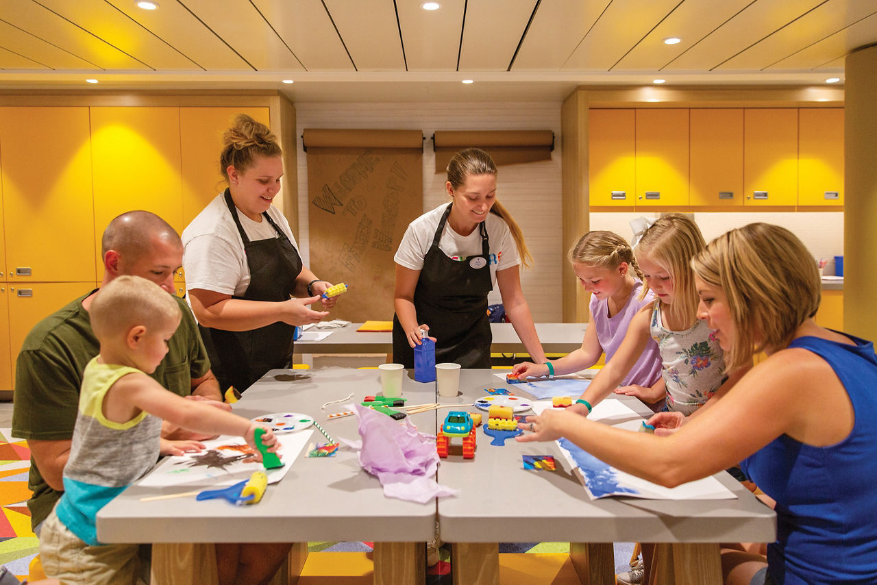 Oasis of the Seas Adventure Ocean Family Art Activity