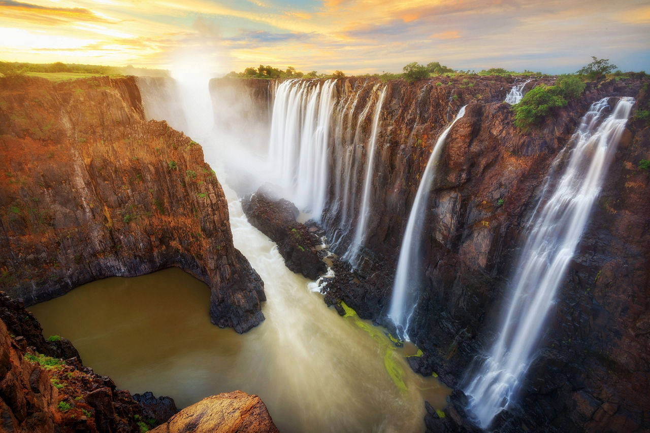 Travel to see Victoria Falls in Africa