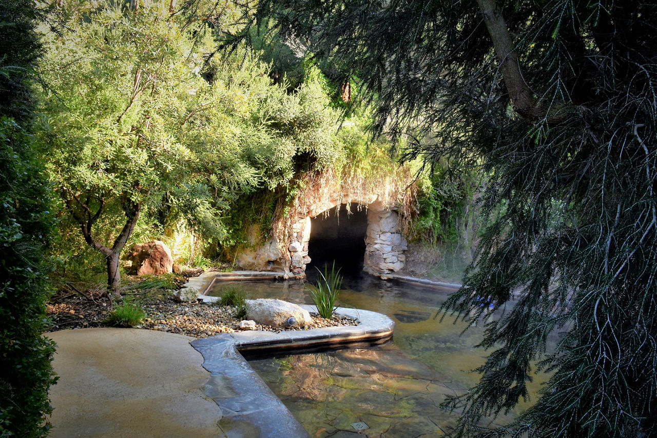 Visiting the famous Hot Peninsula Springs. Australia