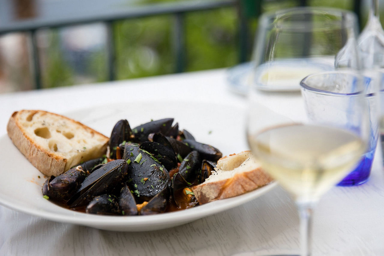 Italy Seafood Mussels Wine Sauce