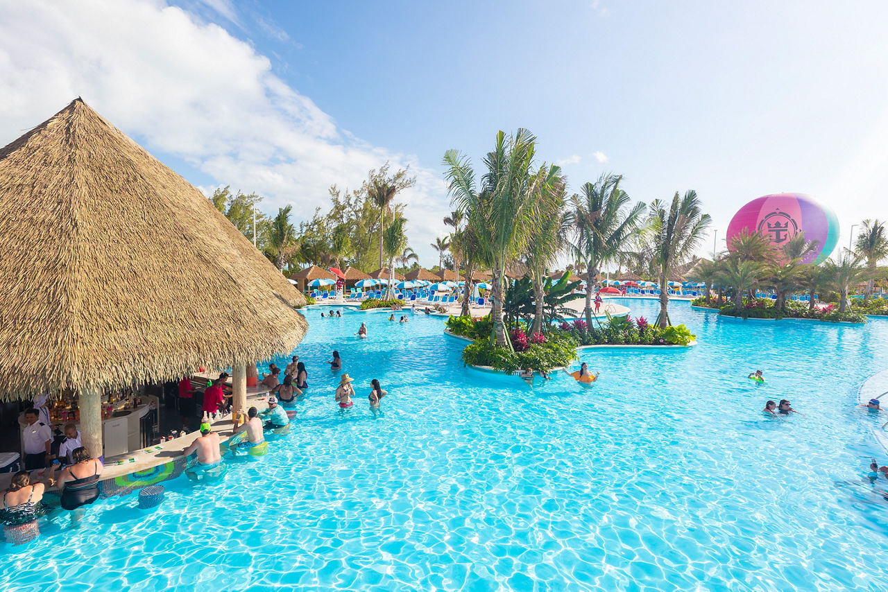 Perfect Day Coco Cay Oasis Lagoon Swim Up Bar