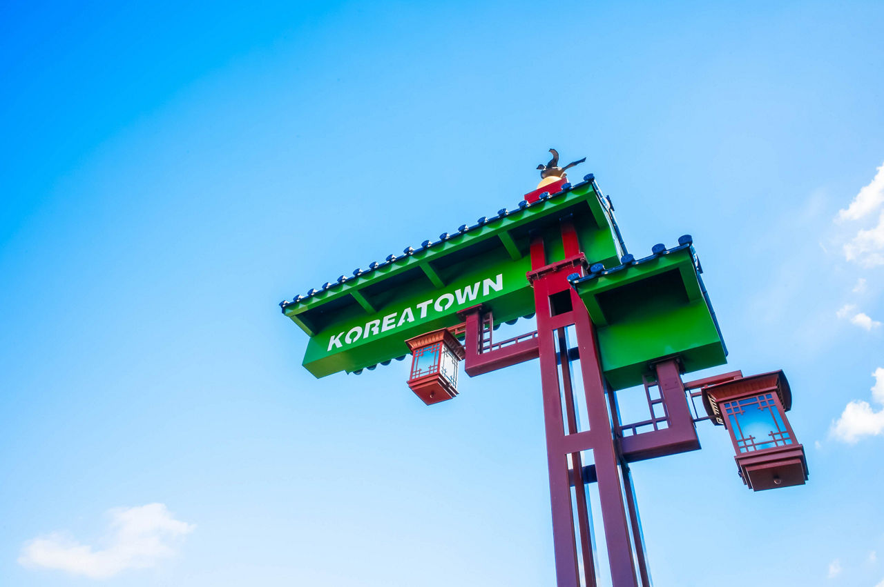 LA Tour of Koreatown’s Sign in Los Angeles