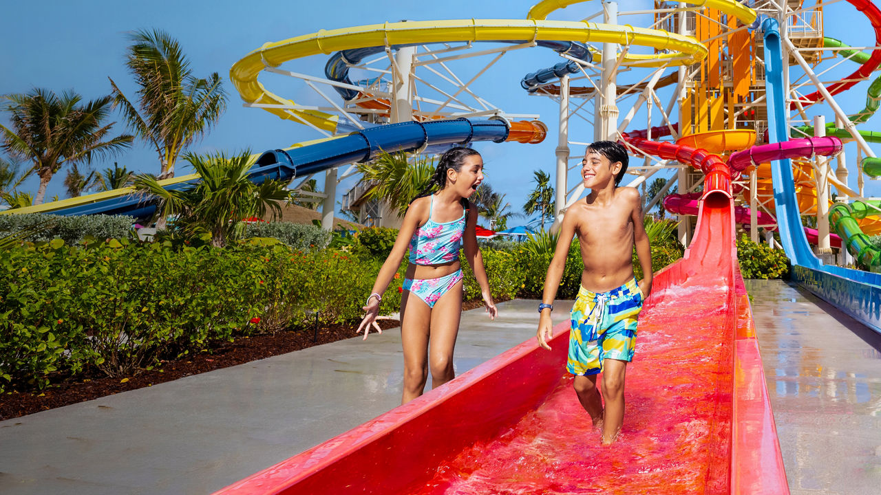 Girl and boy at Thrill Waterpark Cococay HP Jumbotron 1920 1080 FAM NF 2x