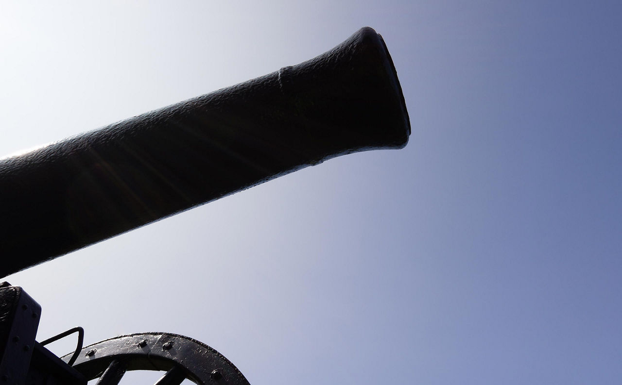 A zoomed in view of a cannon barrel