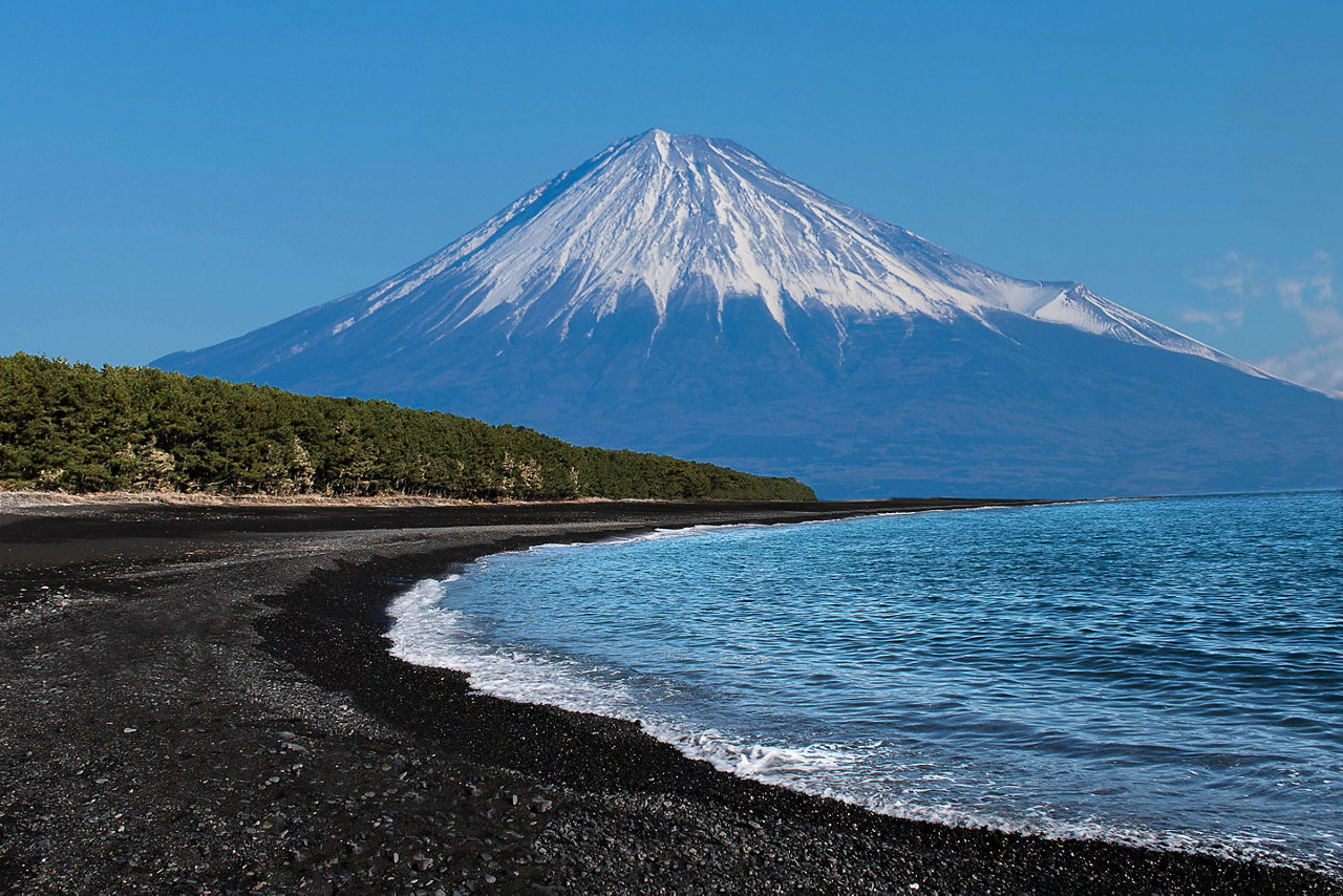 Miho no matsubara is a black beach with Fuji mountain