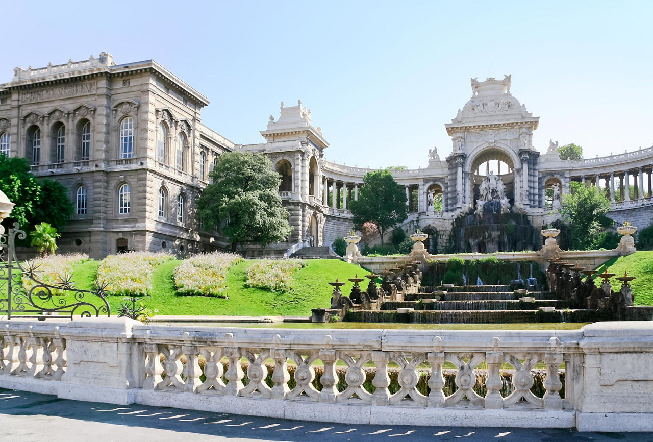 The fountain in front of the Palais de Longchamp