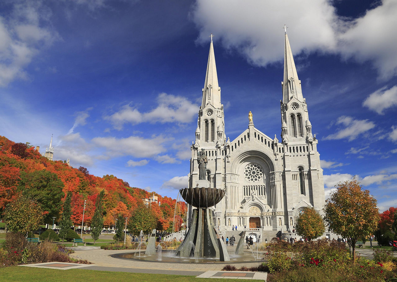 View of the front of the Basilica of Sainte Anne de Beaupre