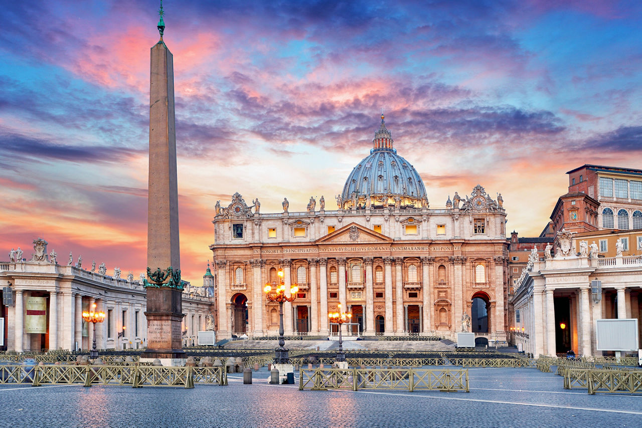 Planning a Rome Vacation From the Sea and Beyond