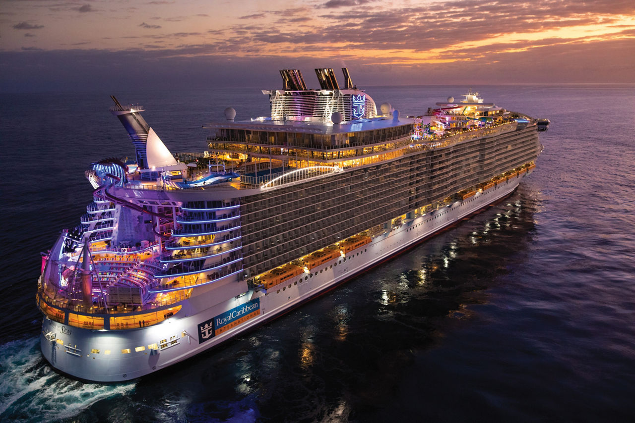 The Top 10 Things To Do Onboard Oasis of the Seas | Royal Caribbbean Cruises