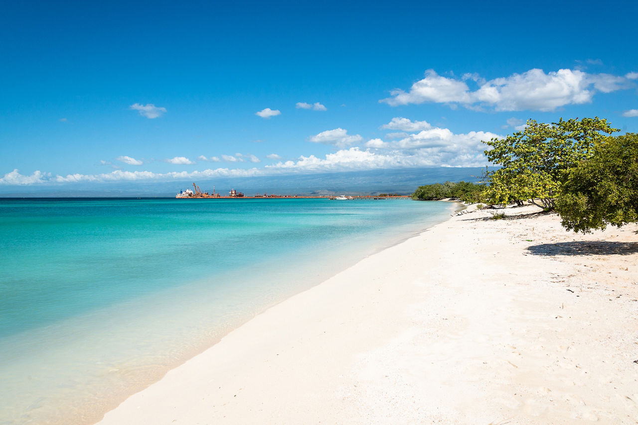 Beach of "Playa Cabo Rojo" in the north of "Bahia de las Aguilas" around Pedernales and Jaragua National park, Dominican Republic